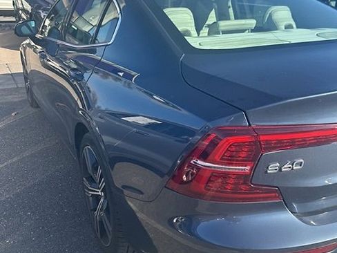 Used 2020 Volvo S60 T6 Inscription image 13