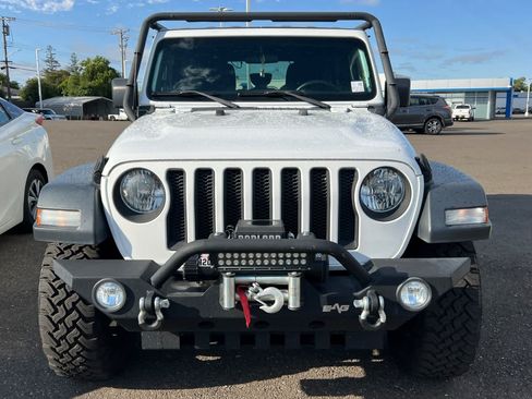 Used 2018 Jeep Wrangler Unlimited Sport AWD/4WD image 2