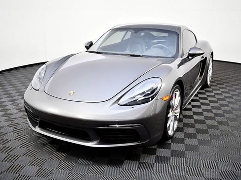 Used 2017 Porsche 718 Cayman S image 2