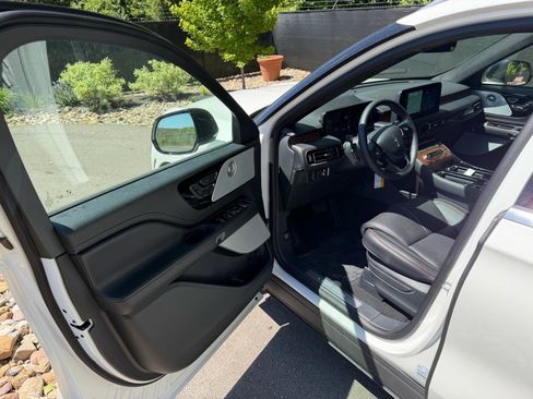 New 2026 Lincoln Aviator Black Label AWD/4WD image 25