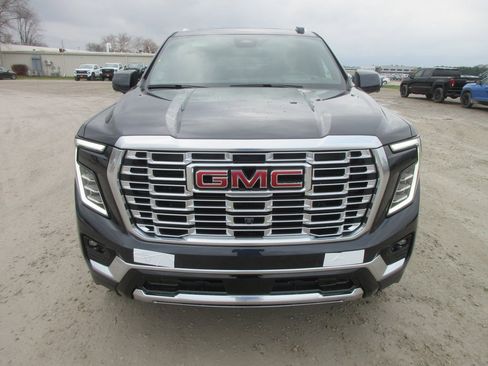 New 2026 GMC Yukon XL Denali w/ Sun & Power Step Package image 10
