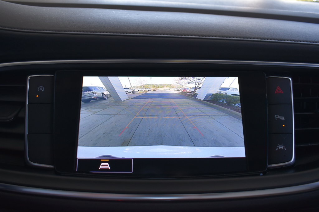 Used 2022 Buick Enclave Essence FWD image 20