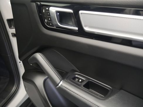 Certified 2023 Porsche Cayenne Platinum Edition AWD/4WD image 24