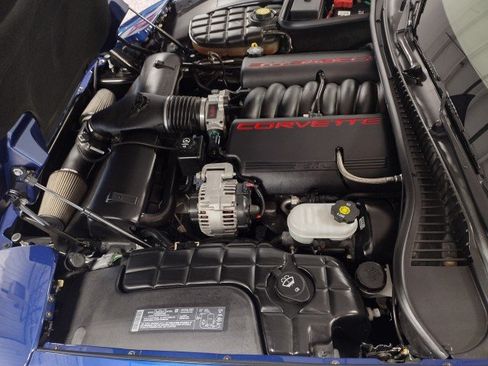 Used 2004 Chevrolet Corvette Convertible w/ Preferred Equipment Group RWD image 17