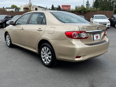 Used 2013 Toyota Corolla LE FWD image 5
