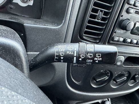 Used 2007 Ford Escape XLS image 25