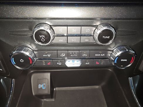 Used 2022 Ford F150 XLT w/ Equipment Group 302A High image 22