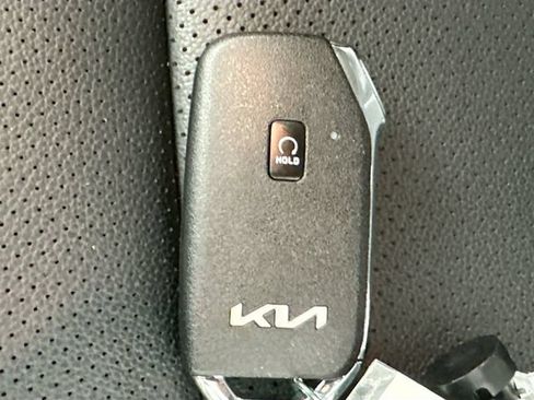 Used 2023 Kia Sportage EX AWD/4WD image 28