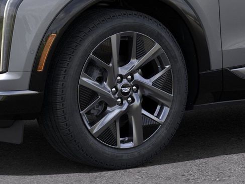 New 2025 Cadillac Optiq Luxury 1 image 9