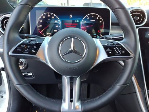 Used 2025 Mercedes-Benz C 300 4MATIC Sedan image 17