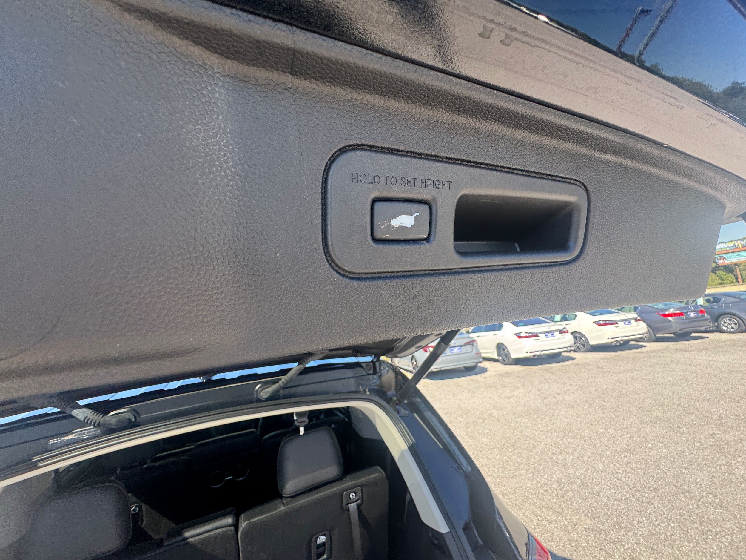 Used 2025 Honda Pilot EX-L image 8