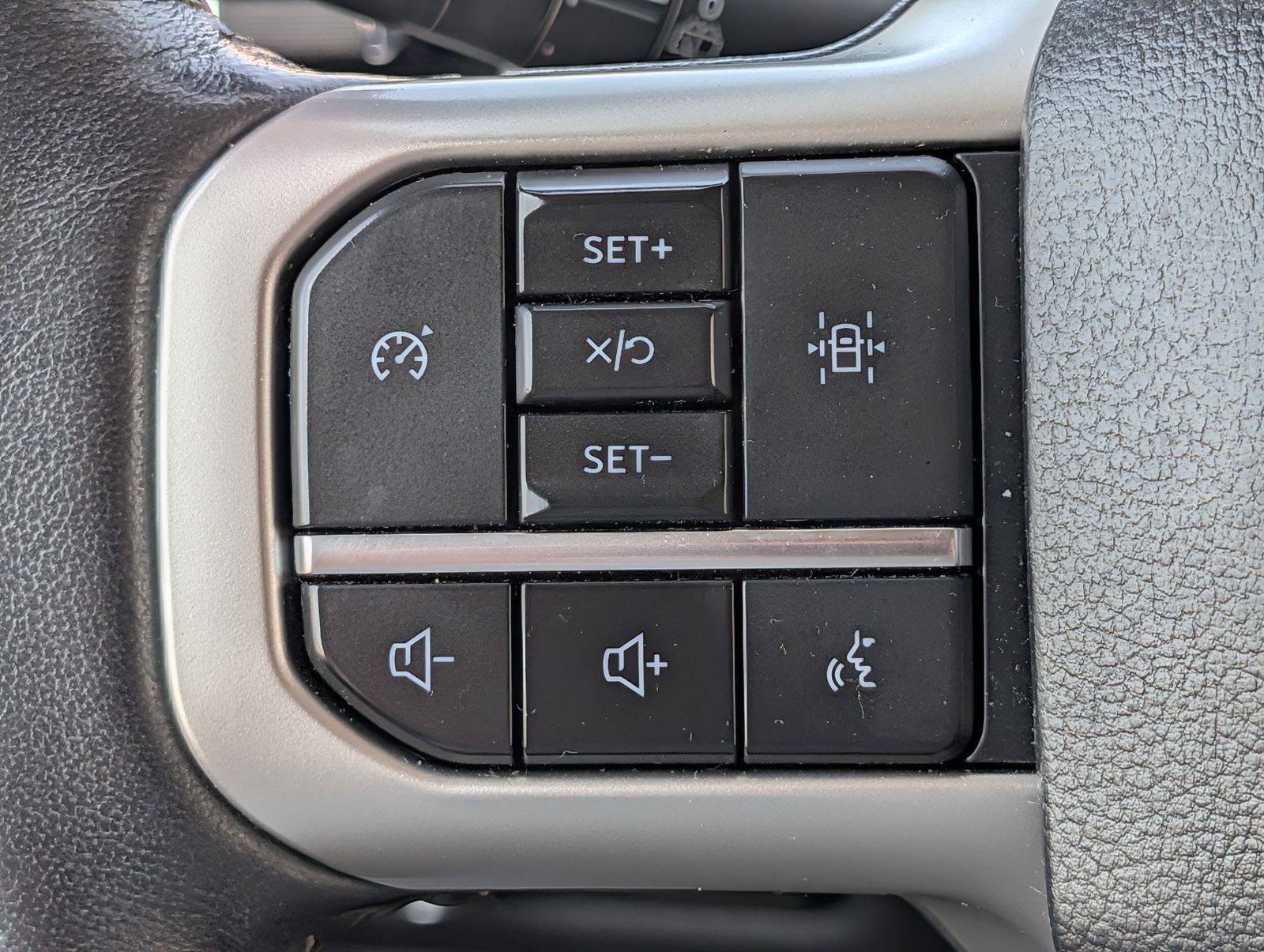 Used 2024 Ford Expedition XLT RWD image 26