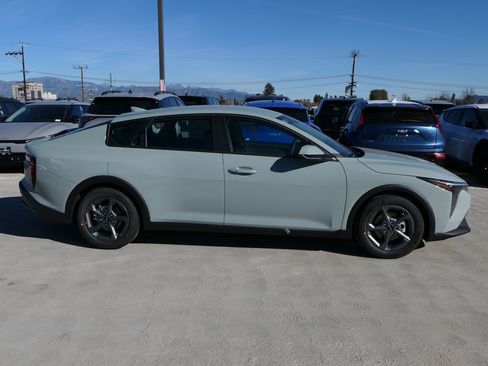 New 2026 Kia K4 LXS image 2