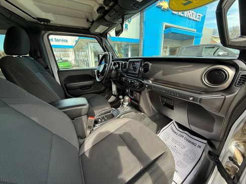 Used 2022 Jeep Wrangler Willys image 27