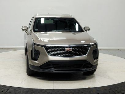 Used 2024 Cadillac XT4 Luxury w/ Cold Weather Package