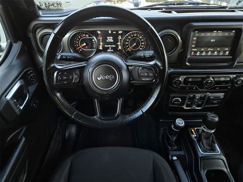 Used 2022 Jeep Gladiator Sport image 13