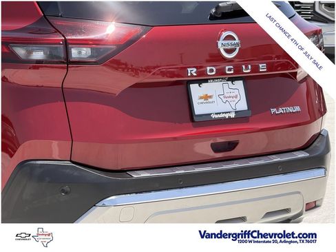 Used 2021 Nissan Rogue Platinum FWD image 6