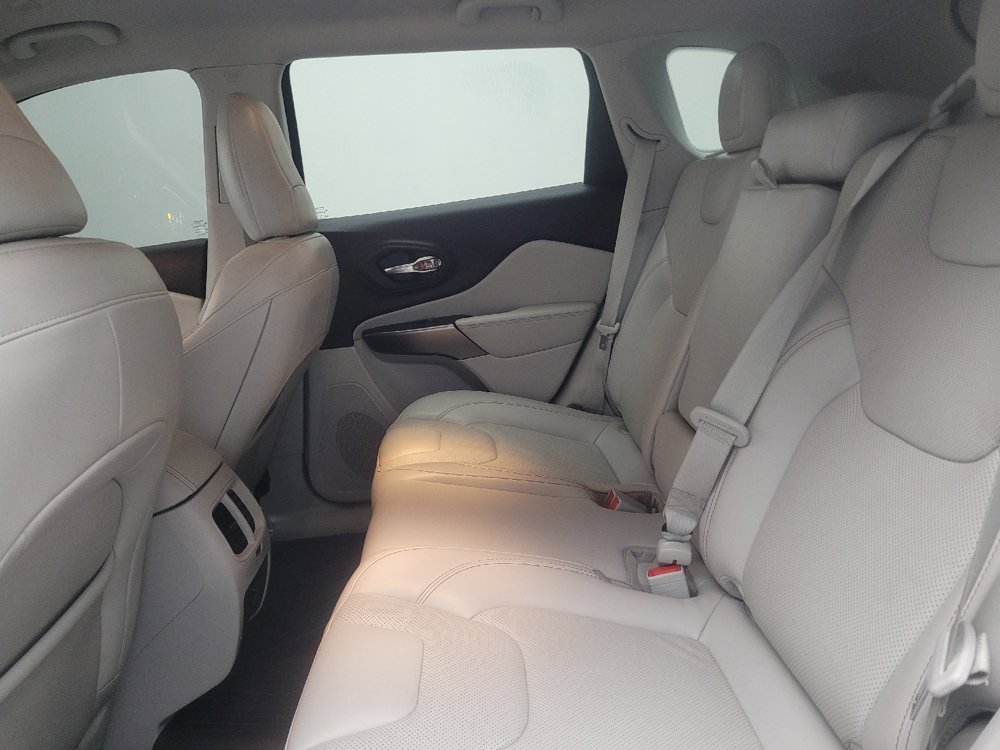 Used 2020 Jeep Cherokee Limited AWD/4WD image 18