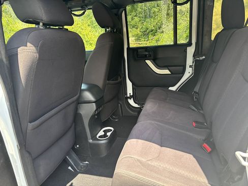 Used 2013 Jeep Wrangler Unlimited Sport AWD/4WD image 7