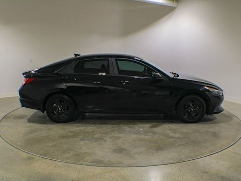Used 2023 Hyundai Elantra SEL FWD image 6