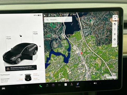 Used 2023 Tesla Model 3 Standard Range image 12