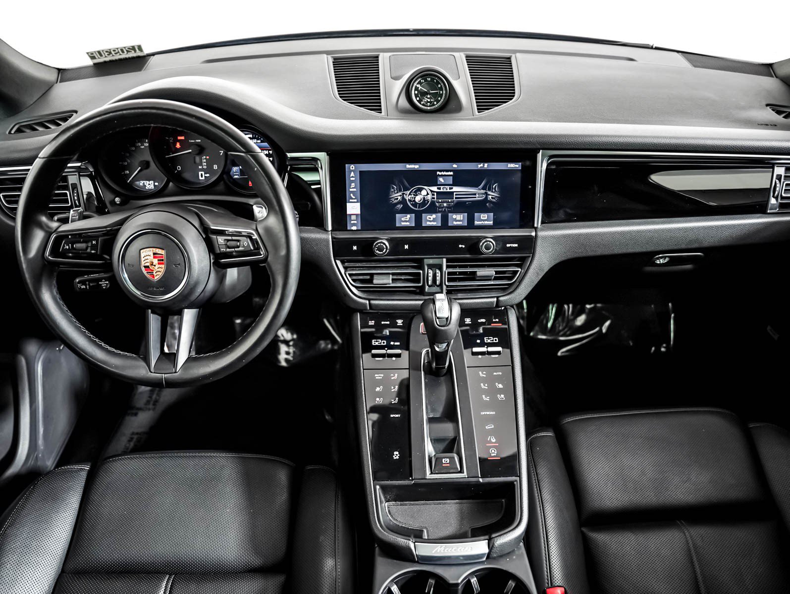 Certified 2024 Porsche Macan AWD/4WD image 15