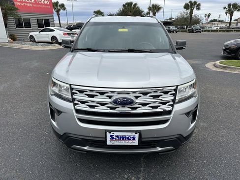 Used 2019 Ford Explorer XLT w/ Equipment Group 202A image 9