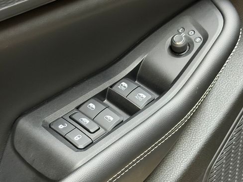 Used 2023 Jeep Grand Cherokee Altitude AWD/4WD image 29