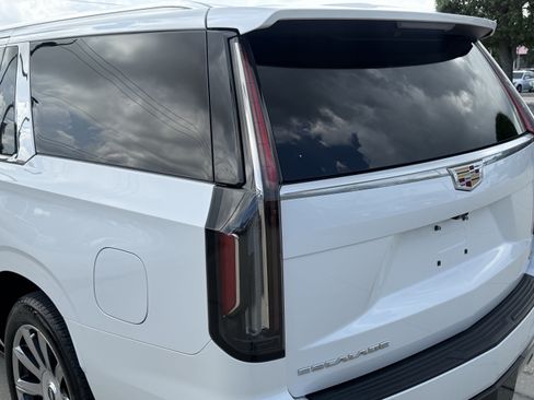 Used 2021 Cadillac Escalade ESV Premium Luxury Platinum RWD image 9