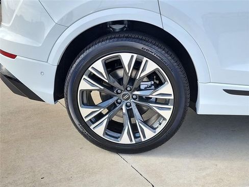 New 2026 Audi Q8 Premium Plus image 9
