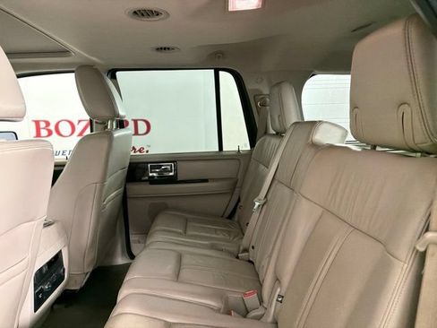 Used 2017 Lincoln Navigator Select RWD image 13