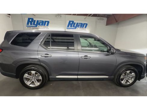 Used 2024 Honda Pilot EX-L image 9