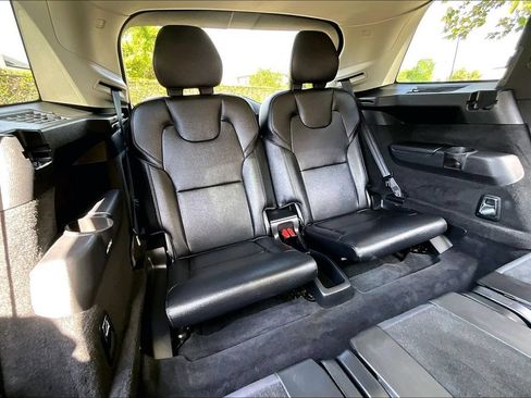 Used 2018 Volvo XC90 T6 Momentum w/ Convenience Package AWD/4WD image 38