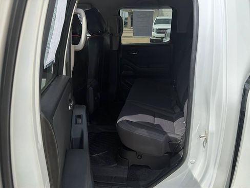 Used 2022 Nissan Frontier SV AWD/4WD image 28