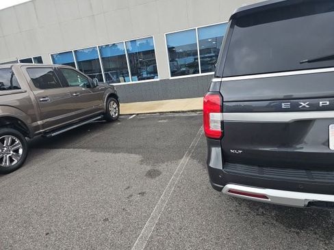Used 2023 Ford Expedition Max XLT RWD image 7
