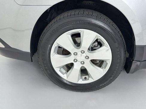 Used 2011 Subaru Outback 2.5i Premium w/ All-Weather Pkg AWD/4WD image 29