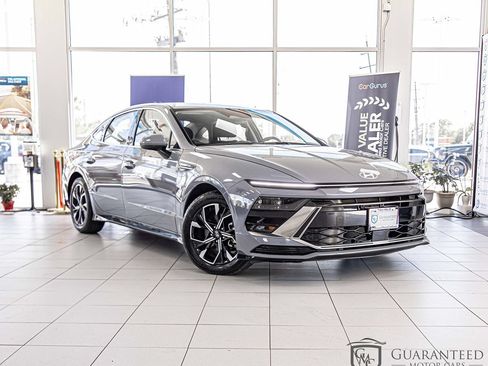 Used 2025 Hyundai Sonata SEL FWD image 3