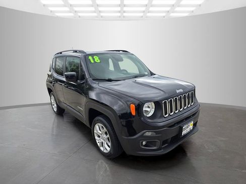 Used 2018 Jeep Renegade Latitude w/ Cold Weather Group AWD/4WD image 2