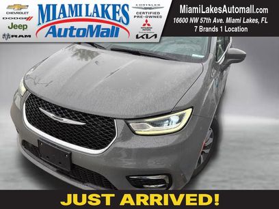 Used 2022 Chrysler Pacifica Touring-L