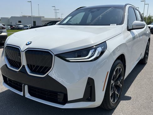 Used 2025 BMW X3 xDrive30i w/ Premium Package image 5
