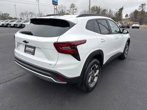 New 2026 Chevrolet Trax LT w/ Driver Confidence Package image 7