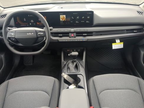 New 2025 Kia K4 LXS image 12