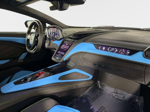 Used 2025 Lamborghini Revuelto AWD/4WD image 27