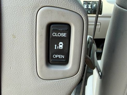 Used 2012 Honda Odyssey Touring image 15
