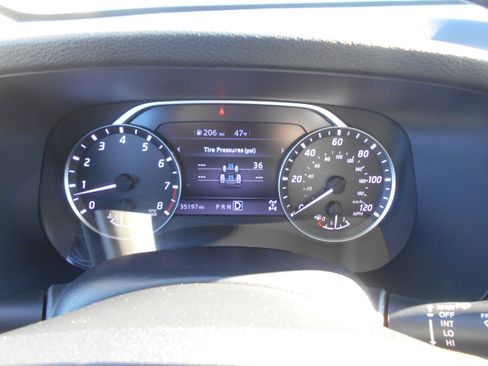 Used 2023 Nissan Frontier SV w/ Technology Package image 12