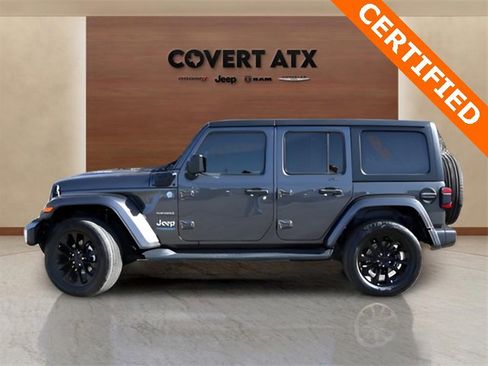 Used 2022 Jeep Wrangler Unlimited Sahara image 2