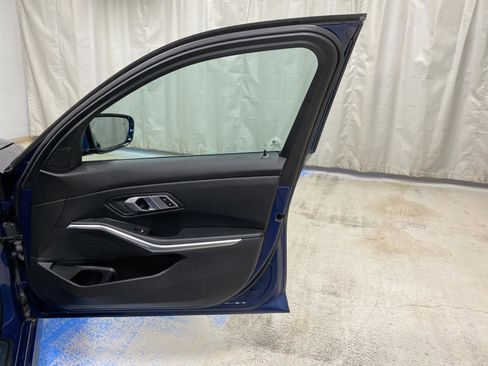 Used 2022 BMW 330i xDrive Sedan w/ Premium Package image 22