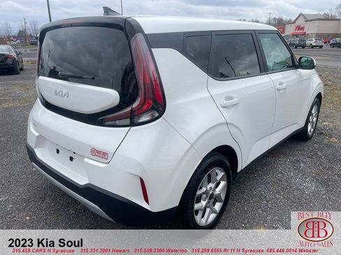 Used 2023 Kia Soul LX w/ LX Technology Package FWD image 7