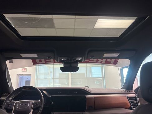 Used 2022 GMC Sierra 1500 Denali w/ Denali Reserve Package image 13