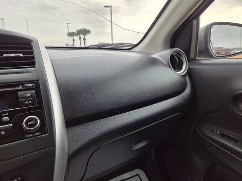 Used 2017 Nissan Versa SV image 29